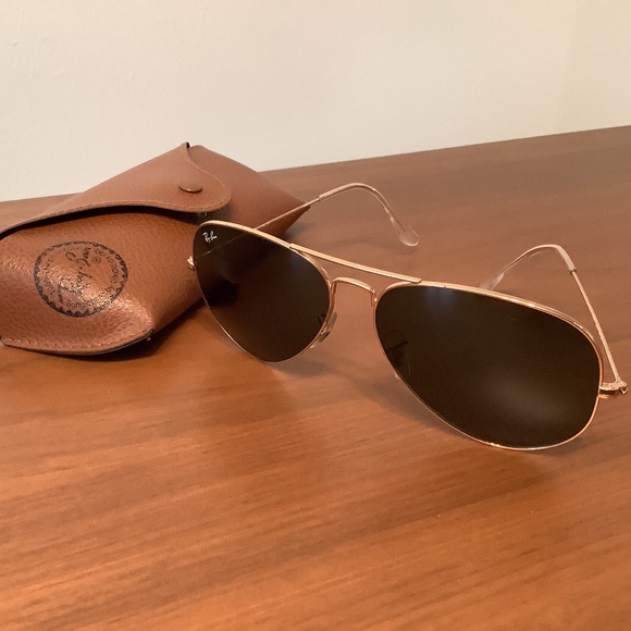 Ray- Ban Aviator Sunglasses - Picture 1 of 3
